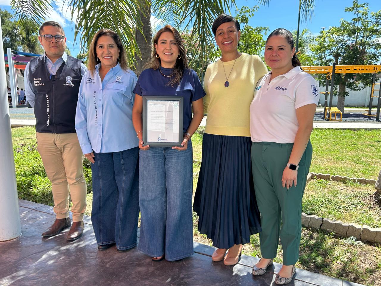 CERTIFICAN AL CENTRO DE ASISTENCIA SOCIAL TEMPORAL DE DIF LEÓN