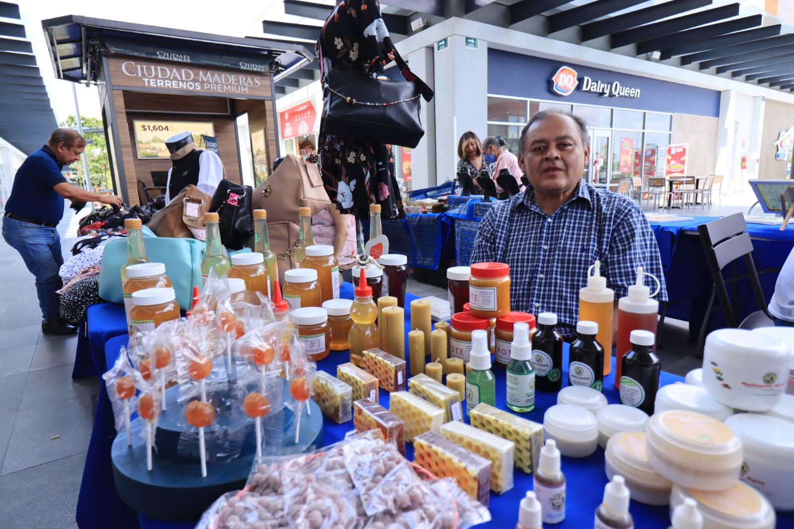 PROMUEVE DIF INCLUSIÓN Y RESPETO A LOS ESPACIOS AZULES  EN CENTROS COMERCIALES
